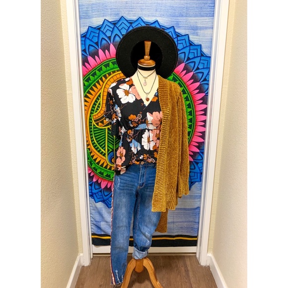 π Stylish flower peplum top - Picture 9 of 11